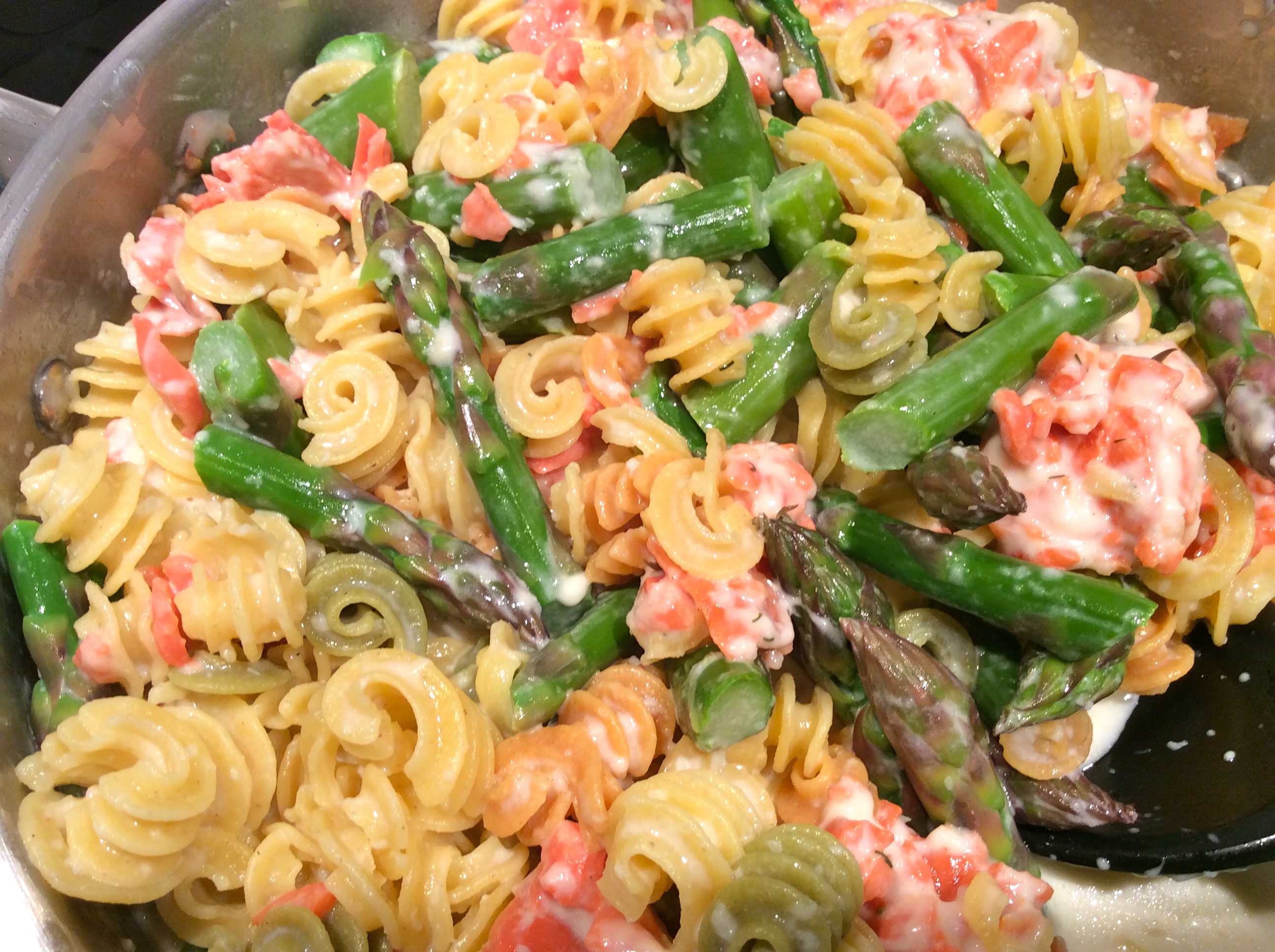 Smoked Salmon & Asparagus with Alfredo Sauce - Culinary Concerto