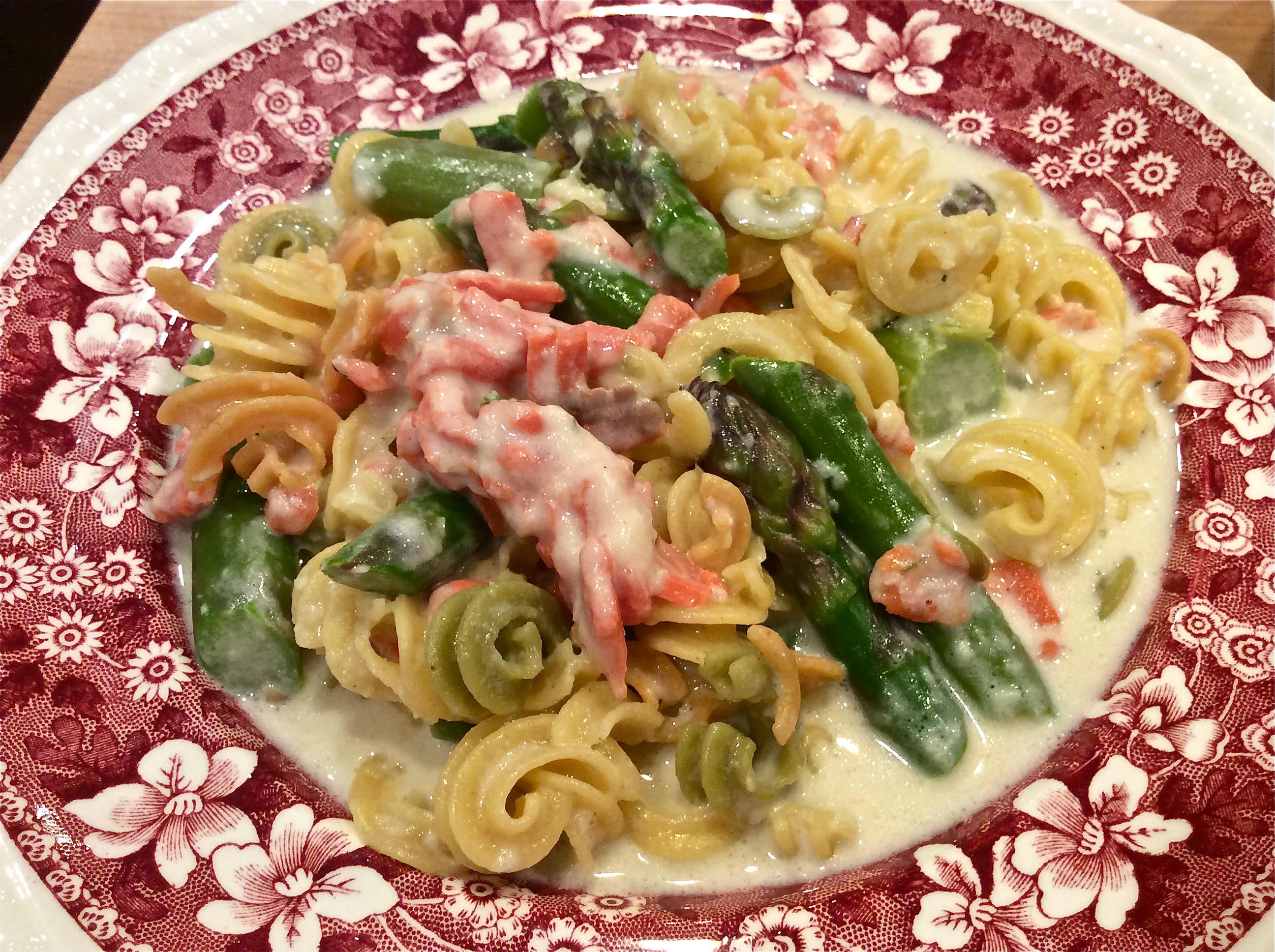 Smoked Salmon & Asparagus with Alfredo Sauce